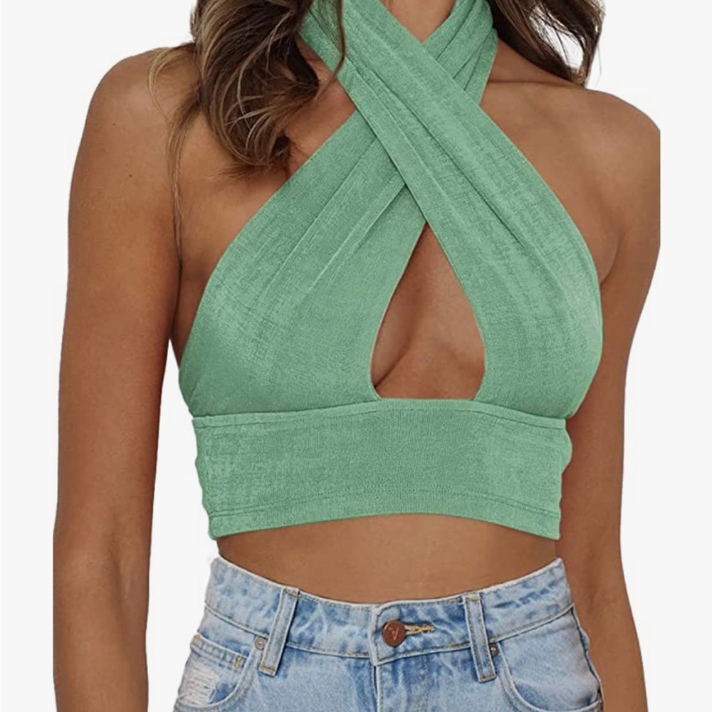 ❤️4 for $28 new with tags green crossover crop top